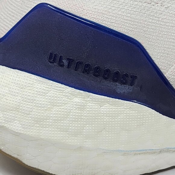 Adidas Ultraboost 2022 Running Shoes Womens 9.5 White Mesh Light wear - Picture 5 of 12